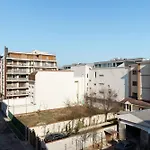 Dioptase - Stylish Retreat By Selestate With Balcony
