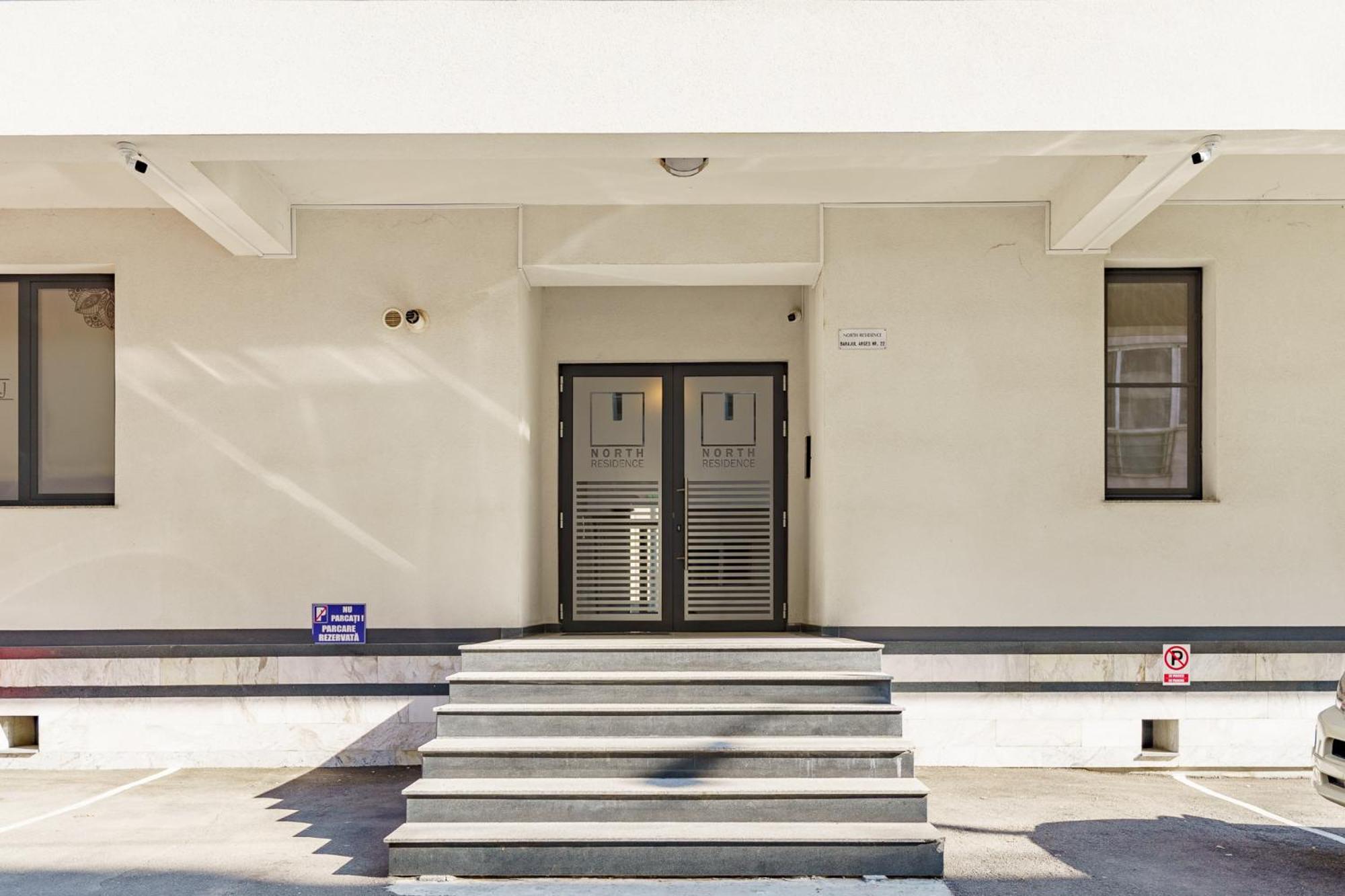 Dioptase - Stylish Retreat By Selestate With Balcony *